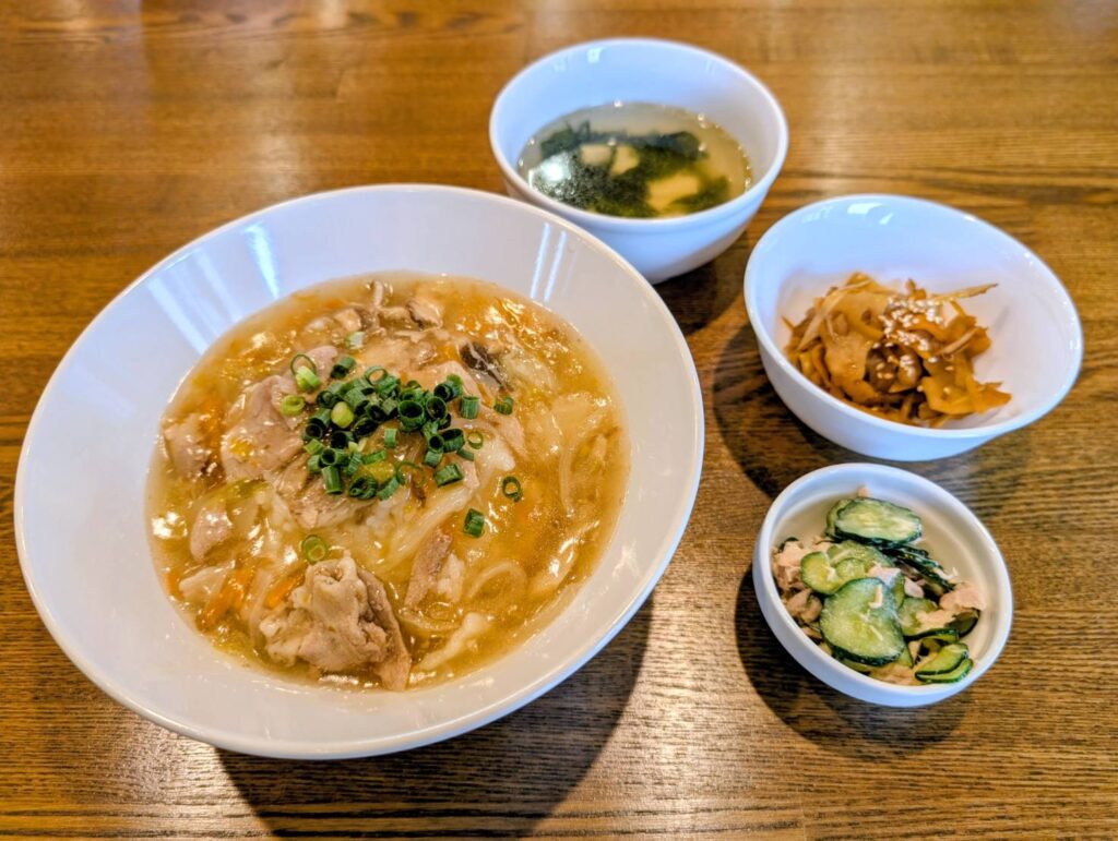 画像：9月22日（月曜日）日替わりランチプレートのメニューです🎵