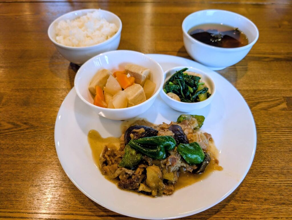 画像：10月20日（月曜日）日替わりランチプレートのメニューです🎵