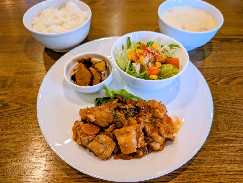 画像：12月4日（木曜日）日替わりランチプレートのメニューです🎵