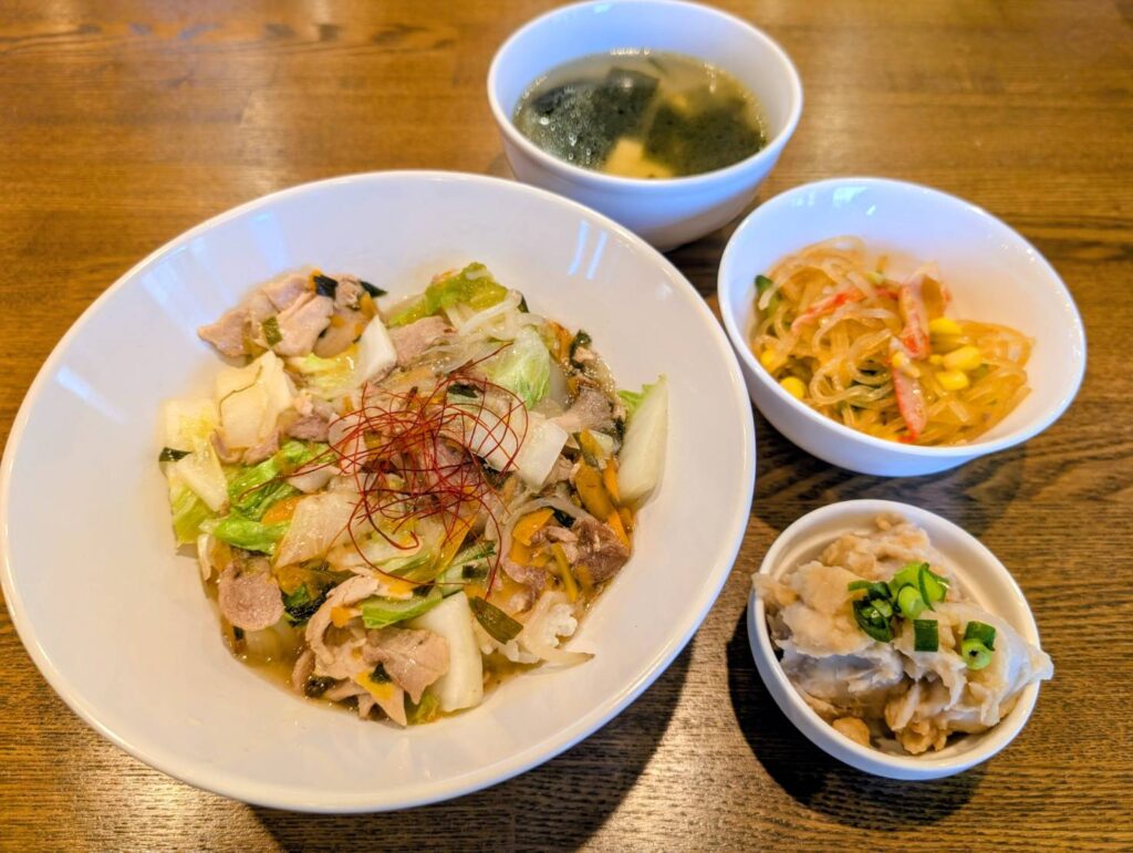 画像：12月15日（月曜日）日替わりランチプレートのメニューです🎵