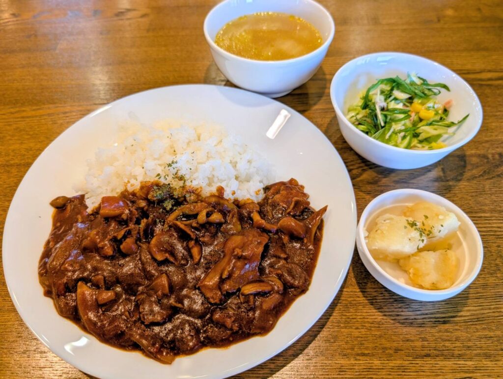 画像：12月8日（月曜日）日替わりランチプレートのメニューです🎵