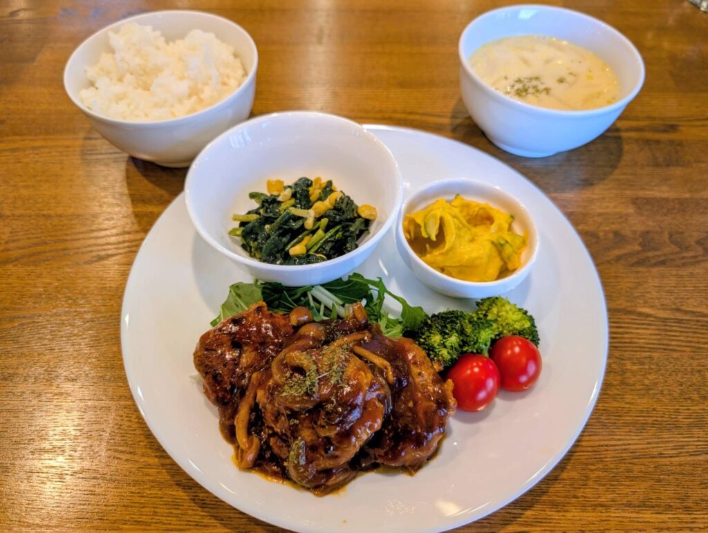 画像：12月11日（木曜日）日替わりランチプレートのメニューです🎵