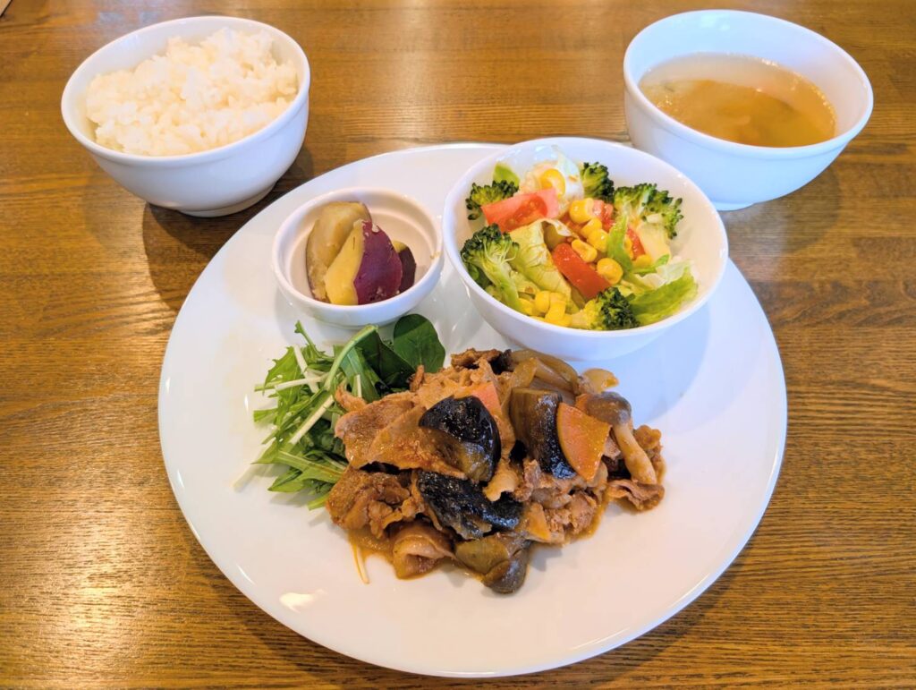 画像：3月2日（月曜日）の日替わりランチプレートのメニューです🎵